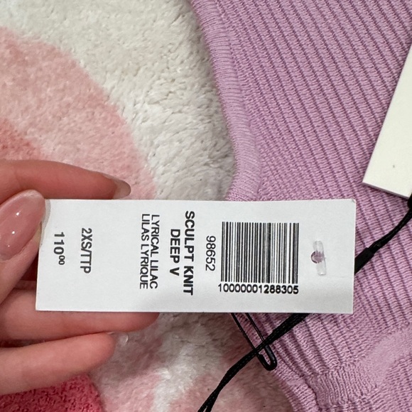 Aritzia Babaton Ribbed Sculpt Knit Deep V in Lyricql Lilac - Picture 3 of 3